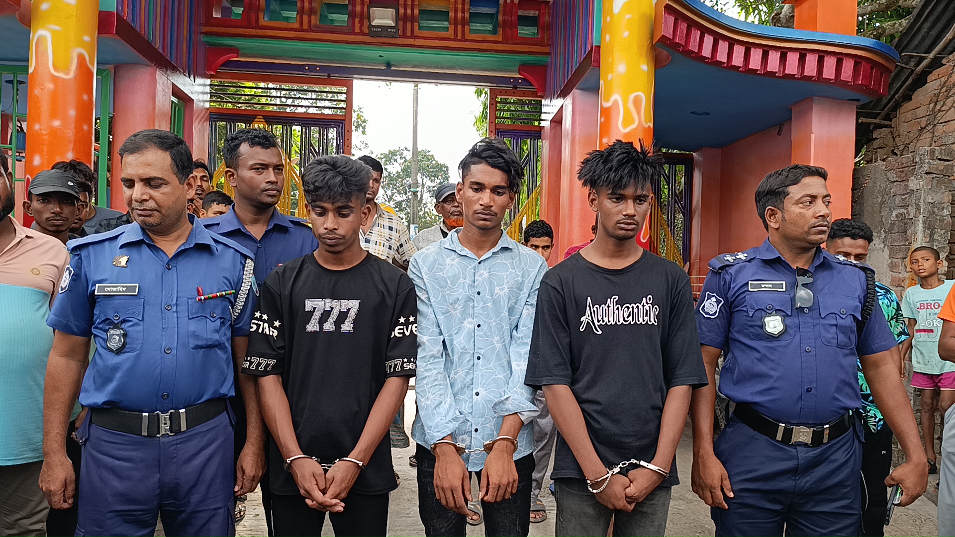 শ্যামনগরে এসএসসি পরীক্ষার্থীকে উত্যক্ত করার দায়ে ৩ তরুণের কারাদণ্ড